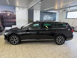 Deep black perleffekt Gebraucht 2017 VW Passat Highline Kombi | 15.895 € (Guter Preis)