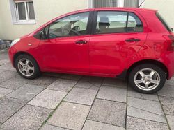 Rot Gebraucht 2008 Toyota Yaris Kombi | 3.000 €
