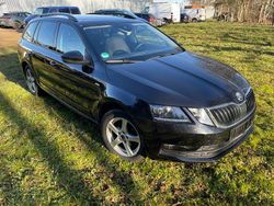 Schwarz Gebraucht 2017 Skoda Octavia Drive Kombi | 11.999 € (Fairer Preis)