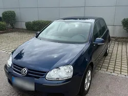 Blau Gebraucht 2005 VW Golf V Kleinwagen | 3.300 € (Fairer Preis)