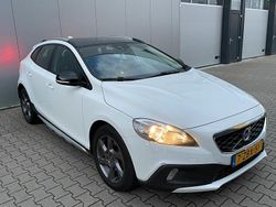 Weiß Gebraucht 2015 Volvo V40 CC Kombi | 11.950 € (Fairer Preis)