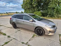 Grau Gebraucht 2014 Toyota Auris Hybrid Kombi | 10.900 € (Fairer Preis)
