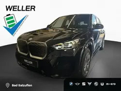 Black sapphire (schwarz) Gebraucht 2024 BMW iX1 M Sport SUV | 40.850 € (Guter Preis)