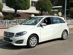 Weiß Gebraucht 2017 Mercedes B180 Van / Kleinbus | 12.200 € (Guter Preis)