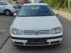 Weiß Gebraucht 2002 VW Golf IV Limousine | 699 € (Superpreis)