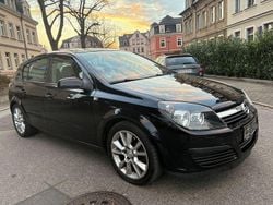 Schwarz Gebraucht 2005 Opel Astra Sport Limousine | 2.500 € (Fairer Preis)