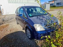 Blau Gebraucht 2004 Opel Meriva Essentia Van / Kleinbus | 378 € (Superpreis)