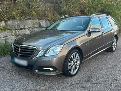 Braun Gebraucht 2010 Mercedes E250 Kombi | 13.200 € (Teuer)