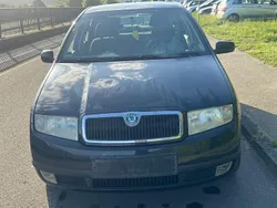 Schwarz Gebraucht 2001 Skoda Fabia Limousine | 1.960 € (Fairer Preis)