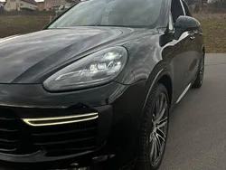 Schwarz Gebraucht 2017 Porsche Cayenne GTS SUV | 40.100 € (Guter Preis)