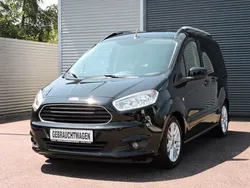 Schwarz Gebraucht 2017 Ford Tourneo Courier Titanium Van / Kleinbus | 8.400 € (Fairer Preis)