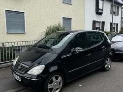 Schwarz Gebraucht 2003 Mercedes A170 Edition Kleinwagen | 2.500 € (Teuer)