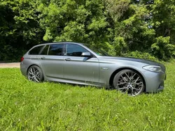 Grau Gebraucht 2011 BMW 530 Performance Kombi | 10.990 € (Fairer Preis)