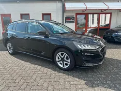 Schwarz Gebraucht 2022 Ford Focus Cool & Connect Kombi | 17.499 € (Guter Preis)