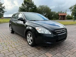 Schwarz Gebraucht 2009 Kia Ceed Limousine | 3.500 € (Fairer Preis)