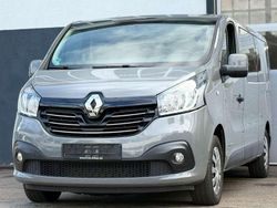 Grau Gebraucht 2017 Renault Trafic Van / Kleinbus | 15.980 € (Etwas zu teuer)