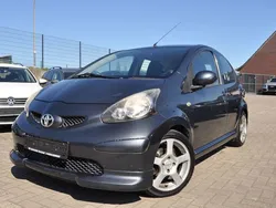 Grau Gebraucht 2007 Toyota Aygo Cool Kleinwagen | 2.190 € (Fairer Preis)