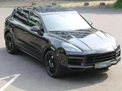 Schwarz Gebraucht 2019 Porsche Cayenne Turbo Chrono SUV | 58.490 €