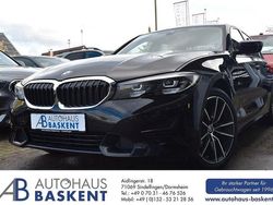 Schwarz Gebraucht 2022 BMW 320 Sport Line Limousine | 28.490 € (Fairer Preis)