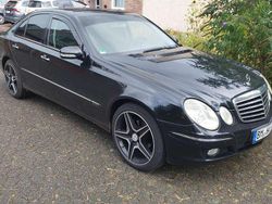 Schwarz Gebraucht 2007 Mercedes E200 Avantgarde Limousine | 4.397 € (Teuer)