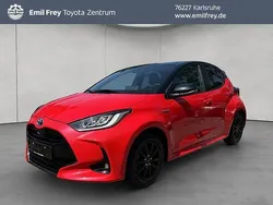 Tokio fusion rot metallic, dach schwarz Gebraucht 2020 Toyota Yaris Hybrid Edition Limousine | 17.450 € (Fairer Preis)