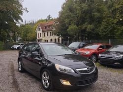 Schwarz Gebraucht 2012 Opel Astra Kombi | 2.800 € (Guter Preis)