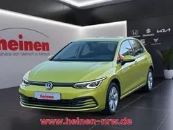 Gelb Gebraucht 2020 VW Golf VIII Life Limousine | 17.999 € (Fairer Preis)