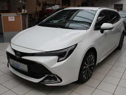 Schneeweiß Neu 2024 Toyota Corolla Team Kombi | 28.790 €