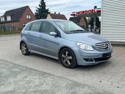 Grau Gebraucht 2007 Mercedes B200 Van / Kleinbus | 4.500 € (Guter Preis)