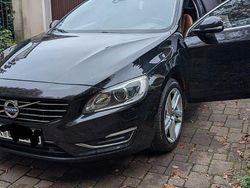 Schwarz Gebraucht 2013 Volvo V60 Summum Kombi | 8.800 € (Fairer Preis)