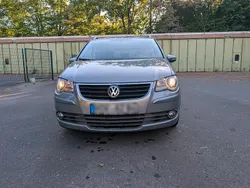 Grau Gebraucht 2009 VW Touran Van / Kleinbus | 6.200 € (Teuer)