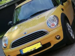 Gelb Gebraucht 2009 Mini Cooper Kleinwagen | 2.111 € (Fairer Preis)