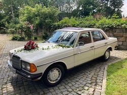 Weiß Gebraucht 1979 Mercedes 200 Limousine | 9.000 €