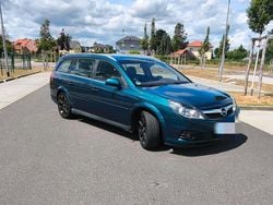 Grün Gebraucht 2008 Opel Vectra Kombi | 2.000 € (Fairer Preis)