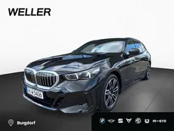 Black sapphire (schwarz) Gebraucht 2024 BMW 540 Comfort Edition Kombi | 67.950 €