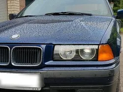 Blau Gebraucht 1996 BMW 316 Limousine | 2.300 € (Fairer Preis)