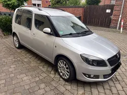 Grau Gebraucht 2015 Skoda Roomster Plus Edition Kombi | 5.800 € (Fairer Preis)