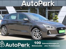 Grau Gebraucht 2017 Hyundai i30 Trend Limousine | 11.100 € (Guter Preis)