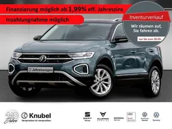 Blau Gebraucht 2024 VW T-Roc Style SUV | 31.990 € (Etwas zu teuer)