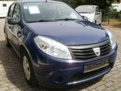 Blau Gebraucht 2008 Dacia Sandero Kleinwagen | 2.400 € (Fairer Preis)
