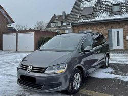 Grau Gebraucht 2015 VW Sharan Comfortline Van / Kleinbus | 13.490 € (Superpreis)