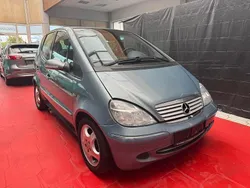 Blau Gebraucht 2004 Mercedes A160 Kleinwagen | 3.990 €