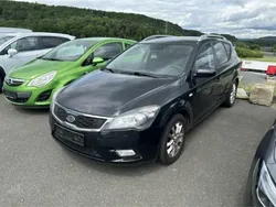Schwarz Gebraucht 2011 Kia Ceed Sportswagon Vision Kombi | 2.450 €