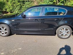 Schwarz Gebraucht 2011 BMW 118 Performance Kleinwagen | 3.750 €