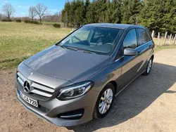 Grau Gebraucht 2014 Mercedes B180 Van / Kleinbus | 11.000 € (Fairer Preis)
