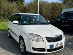 Weiß Gebraucht 2009 Skoda Fabia Classic Kombi | 2.500 € (Guter Preis)