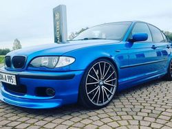 Blau Gebraucht 2003 BMW 330 Sport Line Limousine | 14.500 €