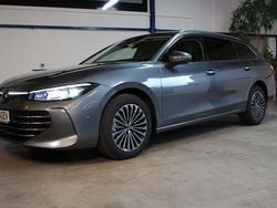 Diabasgrau metallic Neu 2025 VW Passat Elegance Kombi | 43.444 € (Guter Preis)
