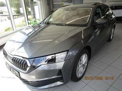 Graphitegrau metallic Gebraucht 2024 Skoda Octavia Selection Kombi | 34.900 € (Etwas zu teuer)