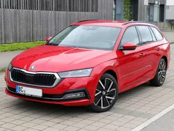 Rot Gebraucht 2021 Skoda Octavia Style Kombi | 20.500 € (Fairer Preis)